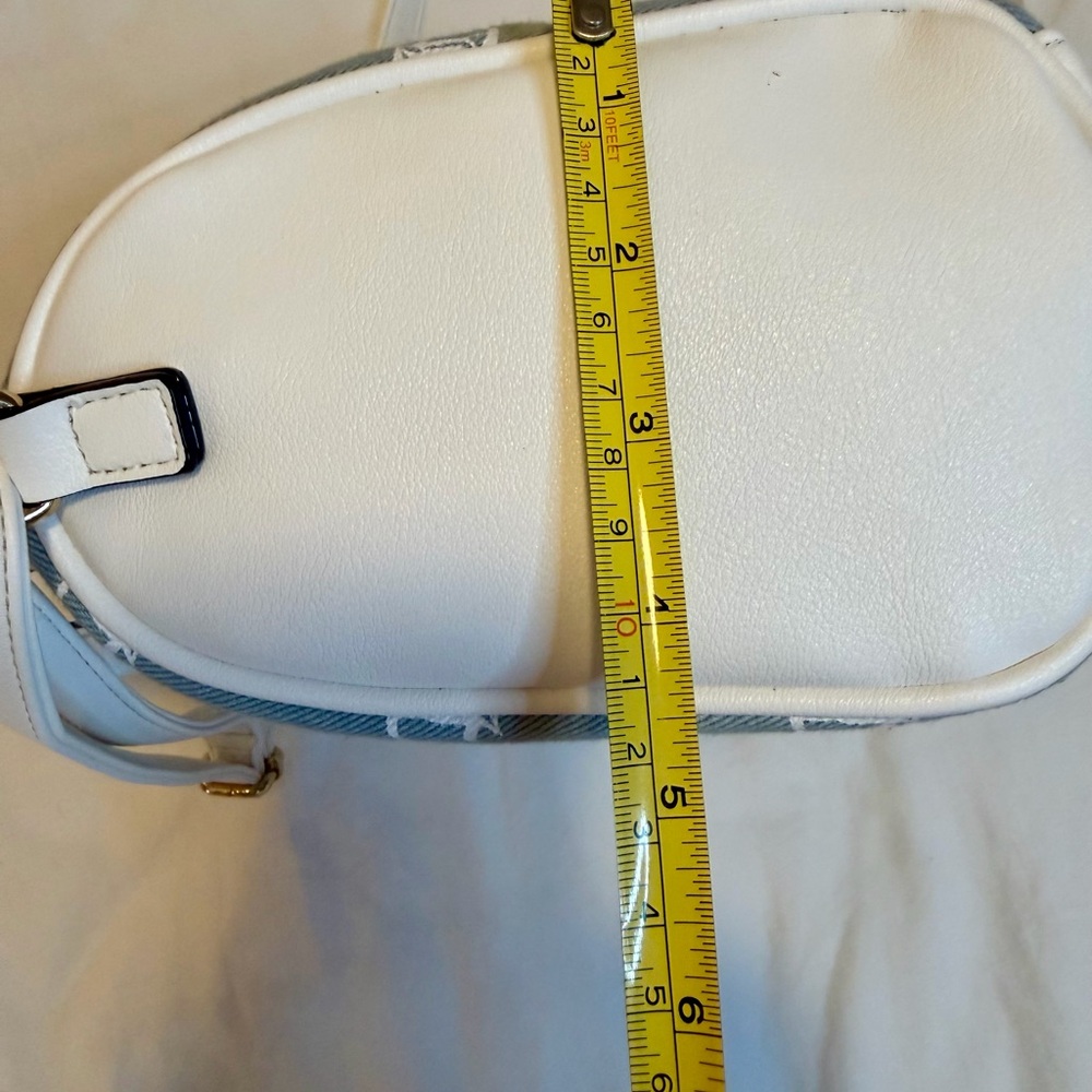 Juicy Couture blue and White Crossbody Bag
Women’s - Picture 8 of 10